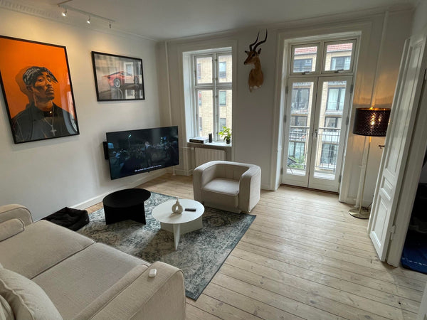 Nyd en stilfuld oplevelse i denne centralt beliggende bolig.cozy 3 bedroom apart  Cozy 3 bedroom apartment with 2 balconies. Entire condo vacation rental 666383978199727006