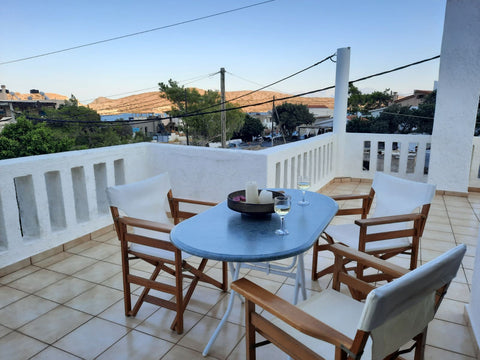 Autonomous 1st-floor apartment with a large terrace and a balcony in the center  Athens, Greece Έλενα - Αυτόνομο διαμέρισμα στην Πλάκα Λασιθίου. Entire vacation home vacation rental 4548463