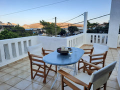 Autonomous 1st-floor apartment with a large terrace and a balcony in the center  Athens, Greece Έλενα - Αυτόνομο διαμέρισμα στην Πλάκα Λασιθίου. Entire vacation home vacation rental 4548463