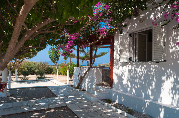 Family house completely private,  just a few meters from Glyfada beach. Perfect  Naxos, Greece Felicia's  sun-side house Cycladic home vacation rental 30580236