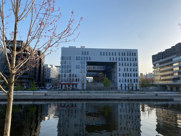 Appartement en duplex avec un terrasse de 70M2 accessible par l'intérieur, avec   Triplex 140 m2 pour 6 personnes Entire rental unit vacation rental 767041505293774342