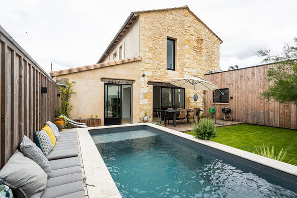 Magnifique maison de ville dans une ancienne maison de maître en pierre de taill Bordeaux, France Maison de charme avec piscine chauffée Entire home vacation rental 43990239