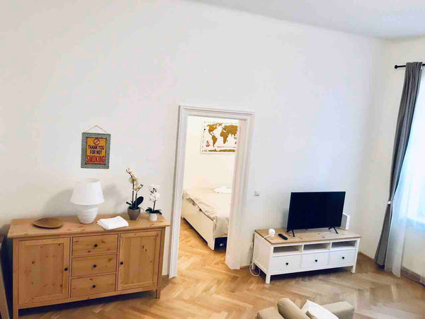 New luxury apartment in wonderful old building at great location...<br /><br /><  Vienna Luxury New Apartment Center -2. Bezirk Entire rental unit vacation rental 32036737