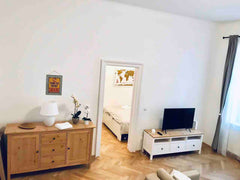 New luxury apartment in wonderful old building at great location...<br /><br /><  Vienna Luxury New Apartment Center -2. Bezirk Entire rental unit vacation rental 32036737