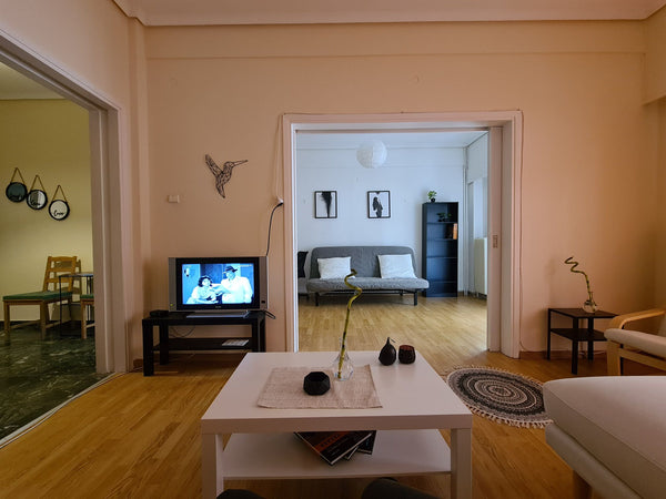 Bright and spacious apartment at the center of Athens. It is located just 300 me Athens, Greece Shiny apartment next to Victoria metro Station Entire rental unit vacation rental 606329631781461098
