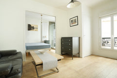 Calm and Charming 2 rooms apartment located in a  quite street in the heart of P Paris, France Calm&Charming - Paris Eiffel Tower Entire rental unit vacation rental 21843174