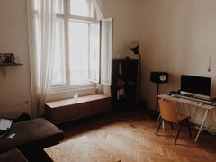 Mein Zimmer hat ein bequemes Bett und ist mit allem ausgestattet, was man brauch Vienna, Austria Zentraler, gemütlicher Altbau Private room in rental unit vacation rental 13310216