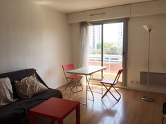 Studio avec balcon tout équipé à 10 min de Montparnasse <br />Canapé-lit, table,  Charmant studio avec balcon 10 min Montparnasse Entire rental unit vacation rental 23779891