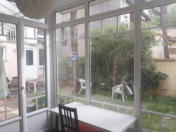 Dans une échoppe bordelaise, vous pourrez disposer d'une chambre avec salon sall Bordeaux, France Bordeaux Saint Augustin - Chambre + Sdb autonome Private room in home vacation rental 24572699