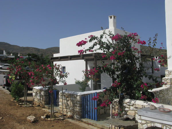 Situated on the SouthEast side of Paros Island opposite Naxos Island .This home  Athens, Greece Traditional house in Paros - Lolantonis beach Cycladic home vacation rental 25041364