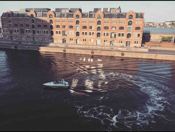 We will not accept bookings from guests with no reviews.<br /><br />Feel at home Copenhagen, Denmark Sea view penthouse apartment at The Little Mermaid Entire rental unit vacation rental 36270446