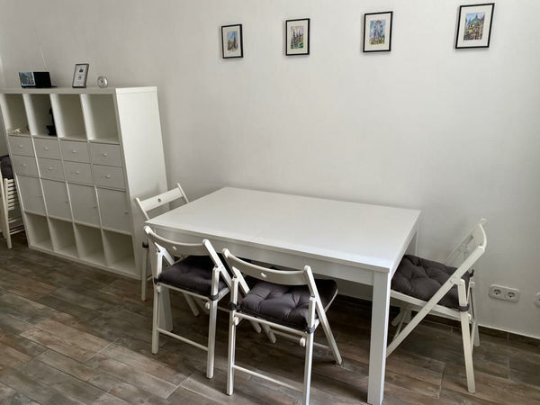Spacious Flat Near Central Station Entire rental unit vacation rental 682459885493443781