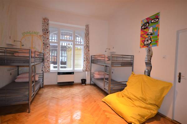 Perfect apartment for groups who would like to explore Prague and enjoy Prague's Prague, Czechia Perfect for a group of friends! Center Entire serviced apartment vacation rental 22862756