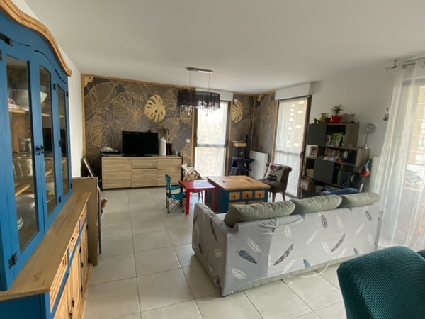 Superbe appartement T4 idéal pour des vacances en famille ou entre amis, au 3ème Bordeaux, France Appartement familiale dans le centre de Bordeaux Entire condo vacation rental 573284345154561688