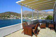 Grande maison familiale a Kini, Syros. Idéale pour une ou deux familles. Située  Le Vésinet, France Syros - Kini - Family house overlooking the sea Entire home vacation rental 20636105