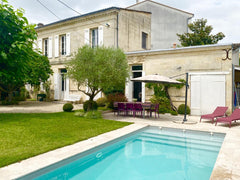 Maison de campagne à la ville, vous trouverez tout le confort. Située dans un qu Bordeaux, France Chambre dans Maison de Campagne à la Ville Private room in villa vacation rental 28192195