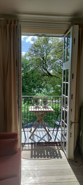 Slap af i denne unikke og rolige bolig. Nyd altanens udsigt og mærk den gode ste Copenhagen, Denmark Skøn lejlighed med udsigt Entire condo vacation rental 621541848178194637