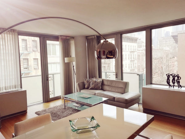 Steps from Broadway Theatres, this appartment with floor to ceiling windows has  New York, NY Rental unit in New York · 1 bedroom · 1 bed · 1 bath Entire rental unit vacation rental 8365750