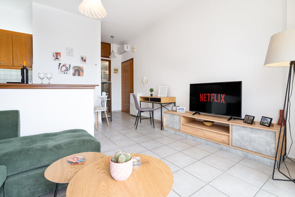 The perfect location to explore Chania!Located in a quiet street just 1 minute w  Steps Away from city’s beach Apartment Entire condo vacation rental 599091195576172049