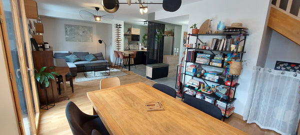 Ce logement familial est proche de tous les sites et commodités. Au niveau 0 se  Lyon, France Maison de ville lumineuse avec terrasse sud Entire townhouse vacation rental 675399687954540571
