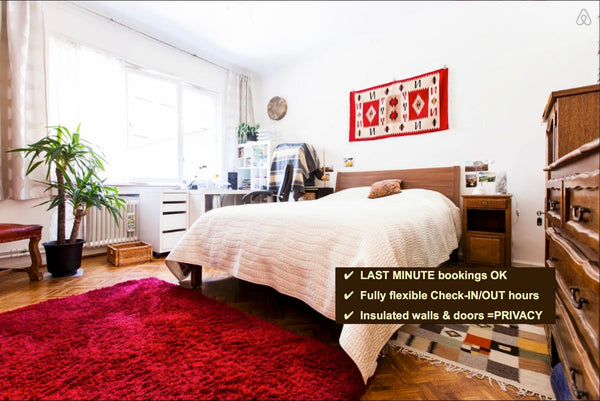 NON STOP CHECK-IN/OUT of the Apartment. Rooms accessible from 3PM. Last minute w Brussels, Belgium RED Cosy carpets @Louise/SABLON Private room in rental unit vacation rental 1842688