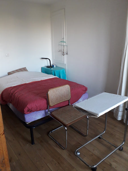 Chambre pour 1 voyageur<br />Chambre de 12 m2<br />Séjour avec coin cuisine<br / Paris, France Une place sur jardin d'Eole Private room in rental unit vacation rental 5167229