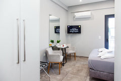 Brand new studio ideal for 2 with all the essentials (NETFLIX available)<br /><b GR D Spacious Brand New Studio Ideal for 2 D Entire rental unit vacation rental 45306598