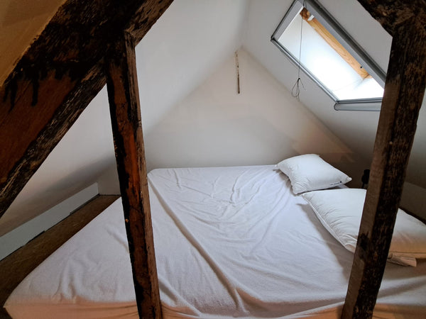 De studio is gelegen op de 2e verdieping van ons gezellige huis. De ruimte is co Antwerp, Belgium Gezellige Duplexstudio nabij Park Spoor Noord Private room in townhouse vacation rental 670106020036355057