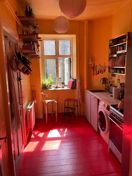 Bo i en dejlig lys  og farverig lejlighed på Nørrebro i København. <br />Lejligh Copenhagen, Denmark Lys og farverig lejlighed centralt i København Entire condo vacation rental 656418912451375925