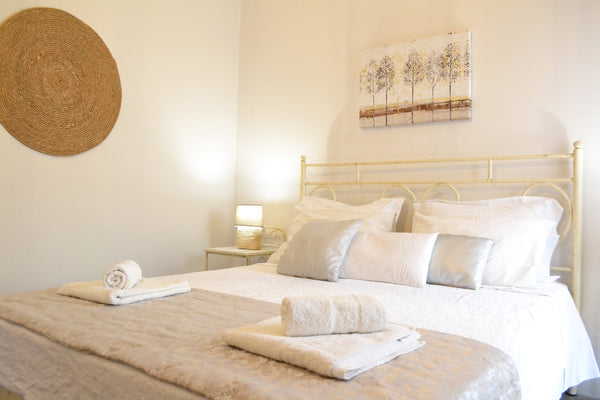 Ariadne is a spacious and fully renovated apartment. It's located in a quiet nei Heraklion, Greece Ariadne Longer Stay Central Apartment, Naxos Chora Entire rental unit vacation rental 18205898