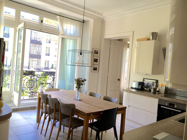 Grand appartement familial tout confort, idéalement situé, charmant avec une Dec Paris, France Bel appartement familial Trocadéro Entire rental unit vacation rental 15393804