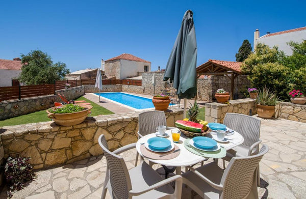 This property is 12 minutes walk from the beach. The complex is located in Chora Chania, Greece Traditional Apartment with sharing pool, Akrotiri Entire rental unit vacation rental 671443643534056758