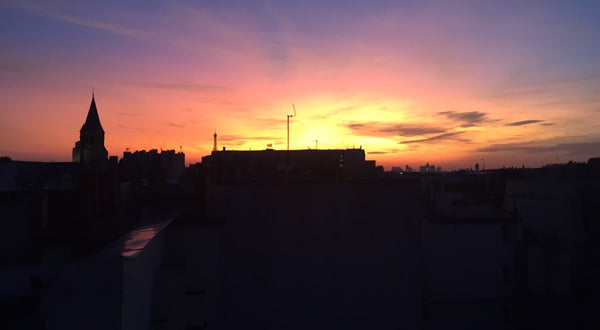 Bonjour à vous, <br /><br />Notre 3e colocataire est parti en vacances pour une  Nantes, France Chambre à louer, Paris centre Private room in guesthouse vacation rental 22612816