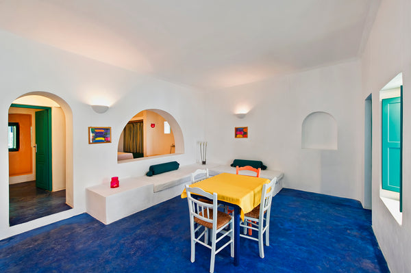 Suite: bedroom with king size bed and spacious living room with two single beds, Thira, Greece Beachfront suite for 6 with private hydromassage Room in hotel vacation rental 7256447