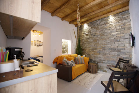 A cozy residence located in Kastro, fully renovated, 40 m2, 1 bedroom (king-size Greece Castle's hidden gem Entire rental unit vacation rental 43282798