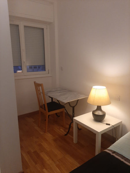 Détendez-vous dans ce logement calme et élégant. A proximité de tout ce qui fait Lyon, France chambre calme à la Croix rousse Private room in rental unit vacation rental 774496052671990903