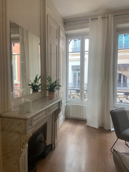 Ce logement parfaitement situé offre un accès facile à tous les sites et commodi Annecy, France appartement plein centre Entire rental unit vacation rental 53145642