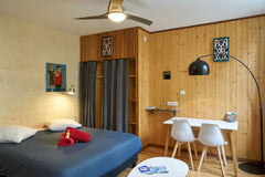 Le Montaigne is a cozy studio located on the first half floor of a building in t Bordeaux, France Le Montaigne, Downtown, Free Parking Possible Entire rental unit vacation rental 23866508