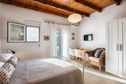 A 16 m² apartment freshly renovated with new furniture, is located in the heart  Ierapetra, Greece Central apartment 100m from seaside of Ierapetra Entire condo vacation rental 14478818