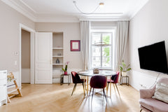 Im Herzen von Wien, gleich gegenüber des Stadtparks gelegen, bietet dieses neu e Vienna, Austria Ruhiges und zentrales Apartment Entire rental unit vacation rental 32034175