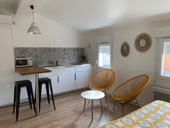 L'appartement est idéalement placé au coeur du centre du centre ville où vous po Bordeaux, France « Le Chic »: Appartement coeur de ville Entire rental unit vacation rental 21168952