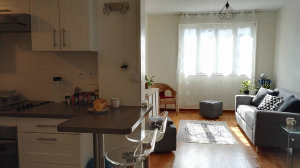 Spacious and comfortable 45m2 flat. The neighborhoud is hyppe and multicultural. Paris, France Lovely and well-located flat Entire rental unit vacation rental 19828534