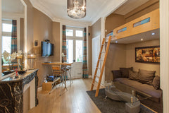 Studio rénové par architecte , Avenue de Wagram (Paris 17em) ! entre la place de Paris, France Studio  Wagram /Etoile / Champs Elysées à pied  !! Entire rental unit vacation rental 6938372