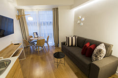 Welcome to Olala Syntagma Apartment 3.2, a fully equipped apartment for 4 guests Barcelona, Catalonia, Spain Olala Syntagma Apartment 3.2 Entire rental unit vacation rental 30314701