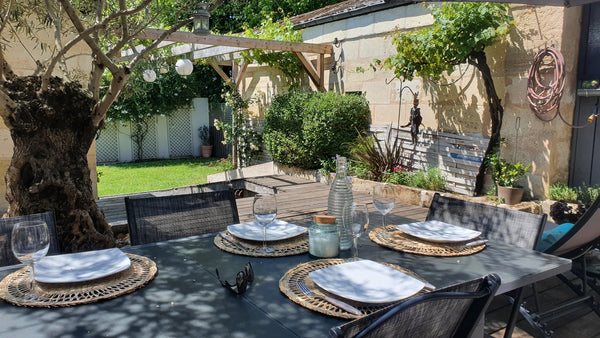 Bordeaux<br />* Completely renovated house <br />* 10 people: 4 large bedrooms,  Talence, France Quiet House & Parkings & Garden & Tramway & Shops Entire home vacation rental 11184786