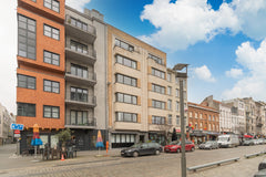 Recent gerenoveerd appartement in hartje Antwerpen met uitzicht op het Theaterpl  Between the theaters of Antwerp Entire condo vacation rental 608340165134093679