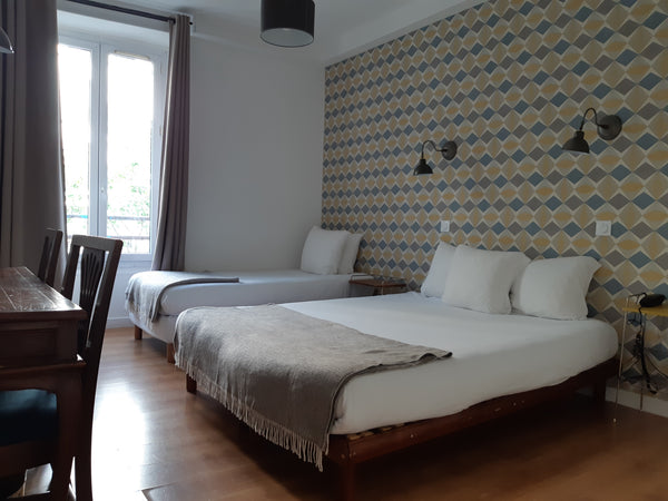 Room for 3 people. One double bed (140cm) and one single bed (90cm). Your privat Paris, France Family room 3 pers - Green Key label @ Zazie Hôtel Room in hotel vacation rental 15213265