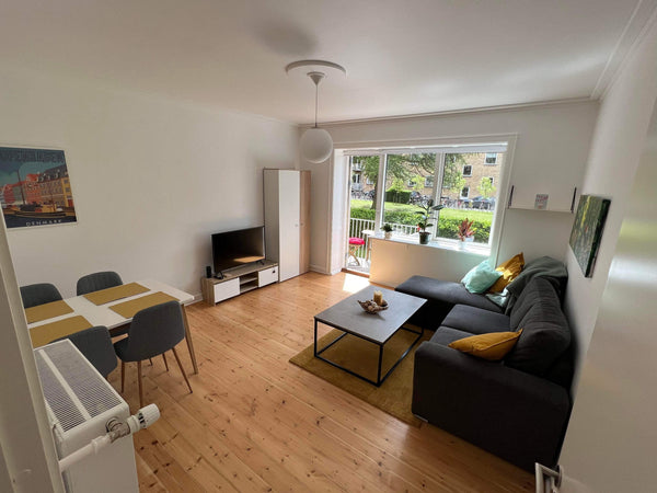 Enjoy a great stay in Copenhagen in this spacious and serene space. <br /><br /> Copenhagen, Denmark Bright & spacious newly-renovated 2 room apartment Entire condo vacation rental 635426606715383393