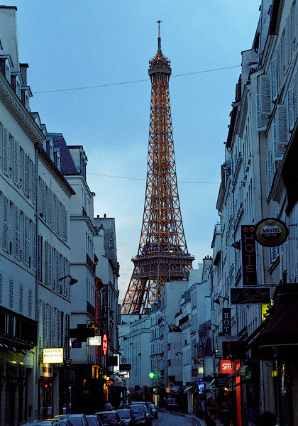 Entre la Tour Eiffel et les Invalides, à quelques pas du pont de l'Alma, profite Paris, France Entre la Tour Eiffel et les Invalides Entire rental unit vacation rental 20170660