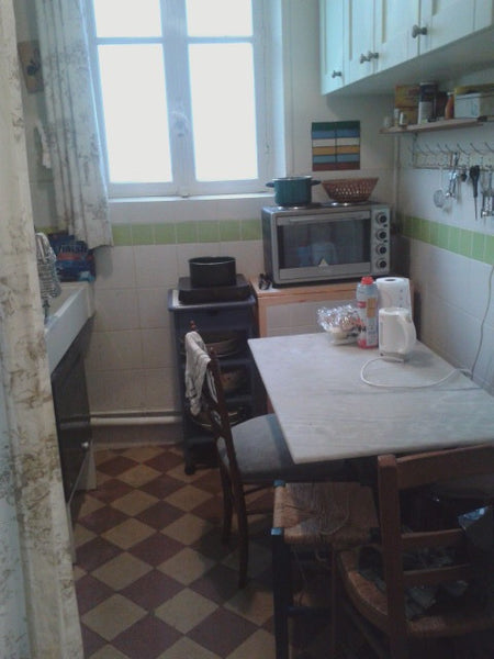 Appartement de 35m2, comprenant salon et salle à manger, doté d'un canapé-lit po Paris, France Charmant petit appartement Entire rental unit vacation rental 11206005